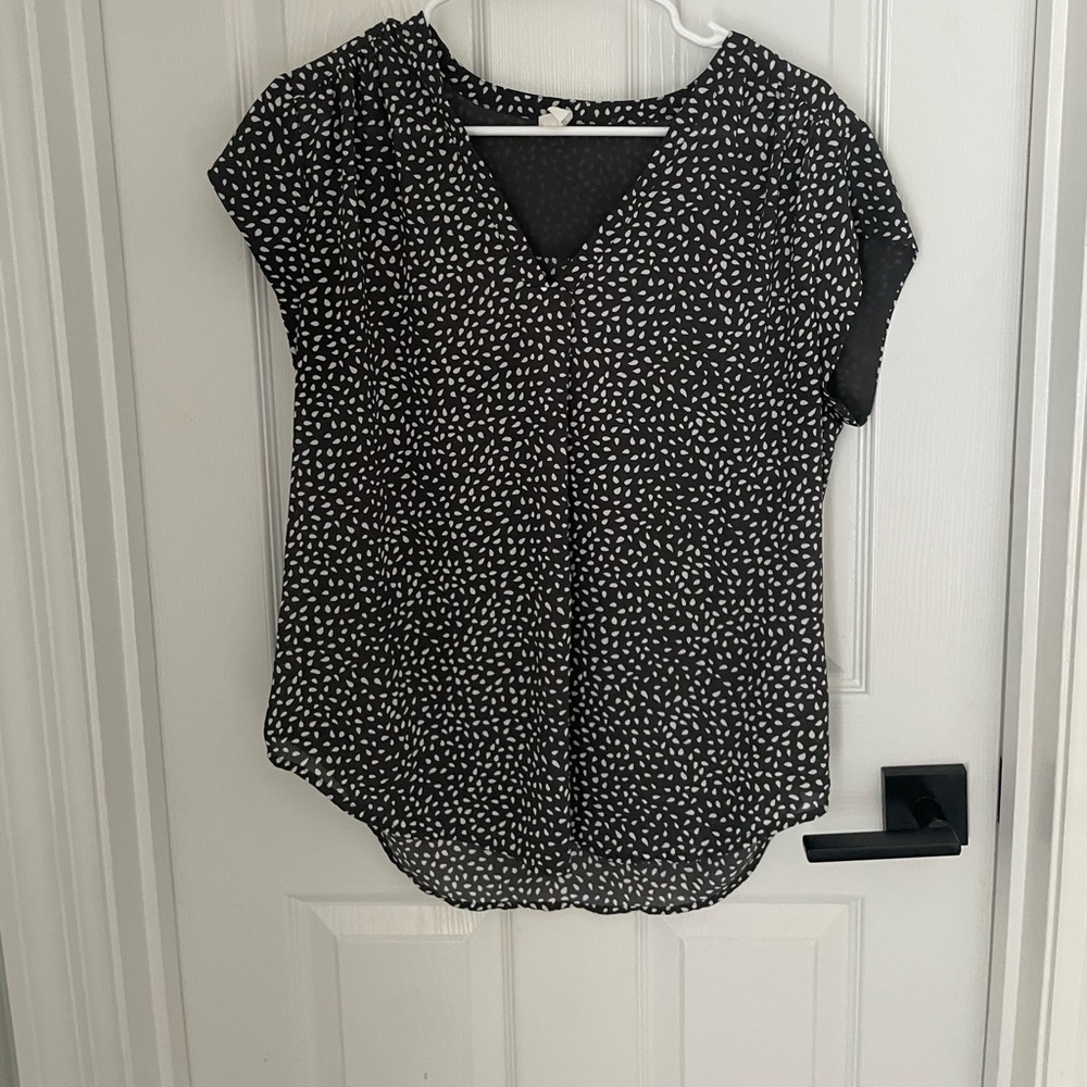 Cute grey/white blouse
